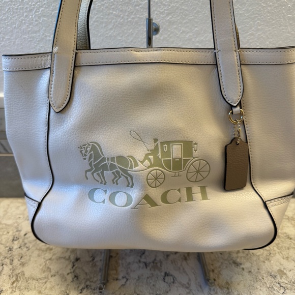 Women's Coach Vanilla Cream Tote Leather handbag purse with horse & carriage - Picture 13 of 15